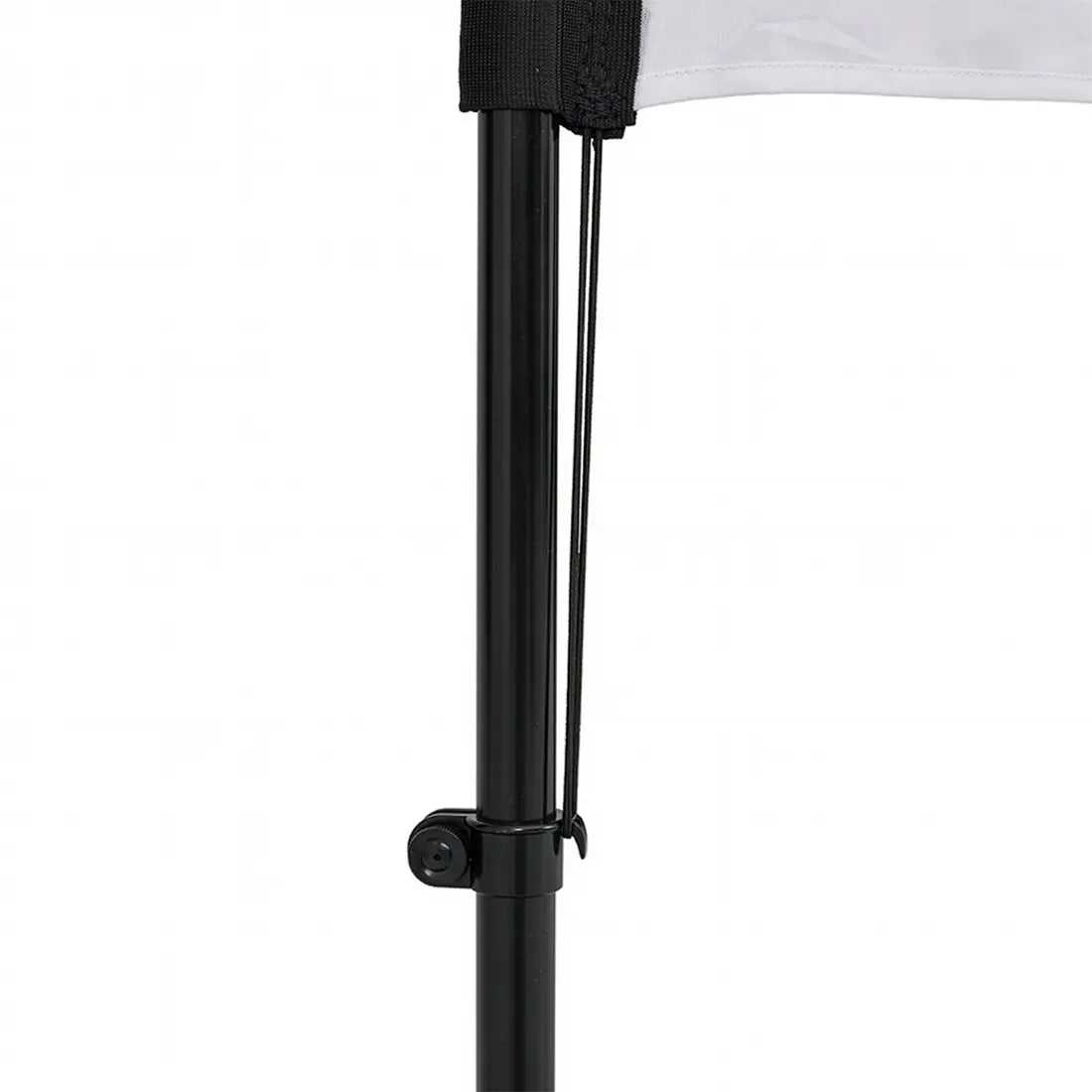 Mât oriflamme cordelette tension